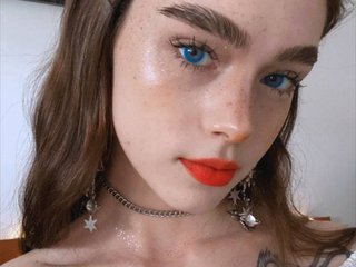 色情视频聊天 BrokenDoll666