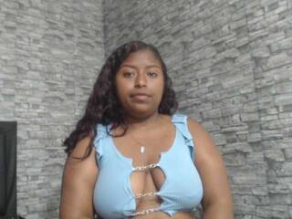 色情视频聊天 BrunetteSexy24