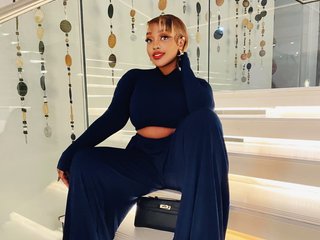 色情视频聊天 Bustybrat