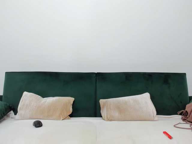 广播屏幕截图 BustyDesiree