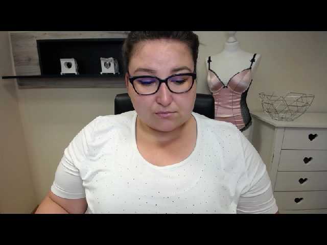 广播屏幕截图 bustyLEXX