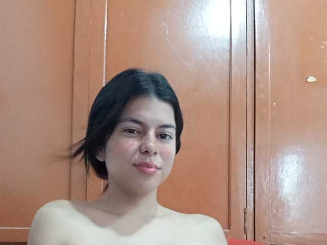 个人资料的照片 camila18a