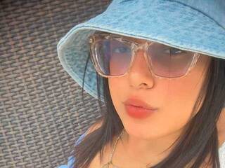 色情视频聊天 CamilaNaughty