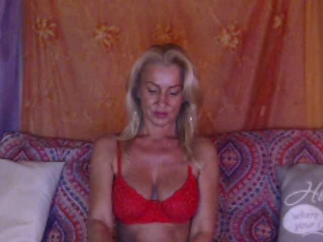 相片 candy12cane Strip Show in PVT! blonde #classy #sensual #show #private #oil #naked #bigboobs #c2c #talkative #tan