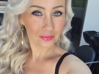 色情视频聊天 CandyHellenx