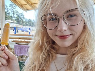 色情视频聊天 CarenPoellnitz