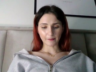 色情视频聊天 CarmelinaDesire