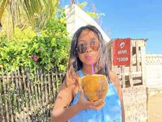 色情视频聊天 Cassyah