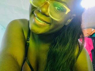 色情视频聊天 catalella-hot