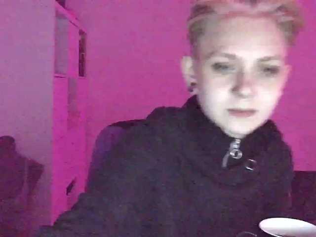 广播屏幕截图 chainmailgirl