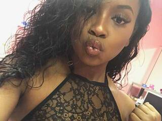 色情视频聊天 charliebarbie