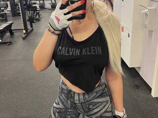 色情视频聊天 CharlottaShy