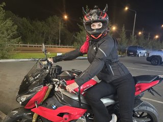 色情视频聊天 Charodeyka