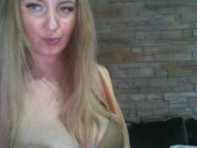 广播屏幕截图 ChristinaHotX