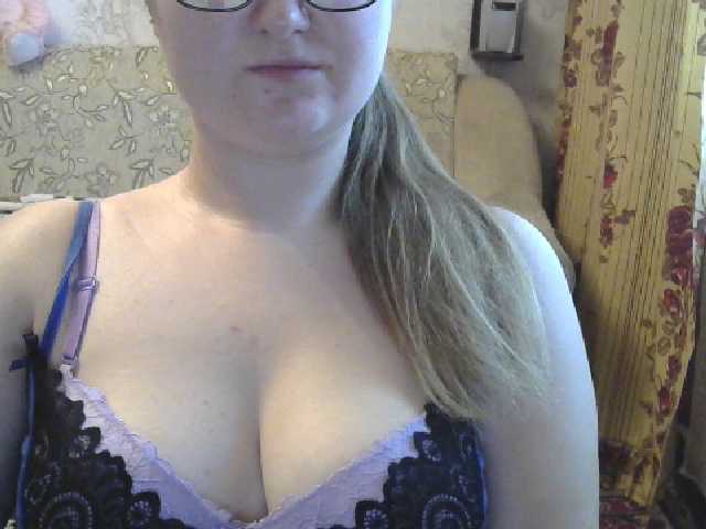 相片 CindyCute Hi, I'm Alina) I like to play with my breasts and ass) Let's play dirty together?)