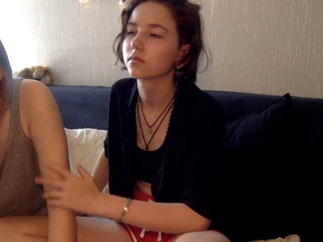 广播屏幕截图 CleoAndTiena