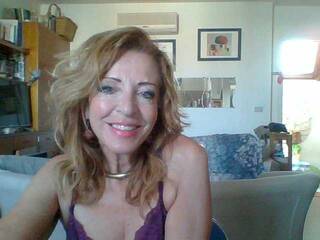 色情视频聊天 Crisalideal