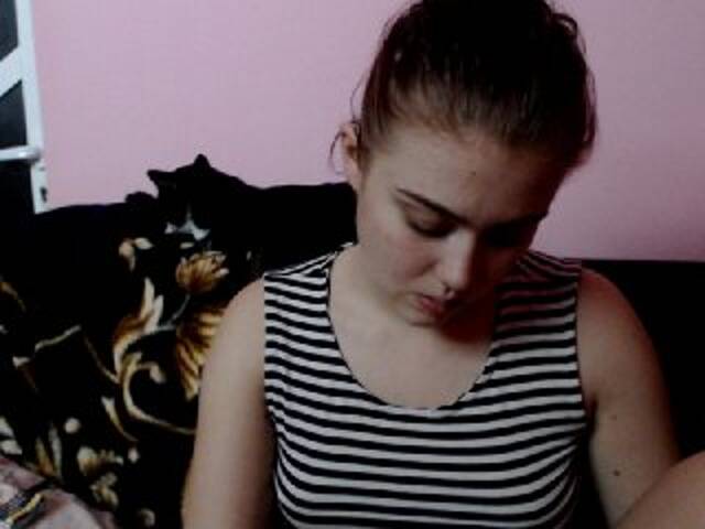 广播屏幕截图 cristina10