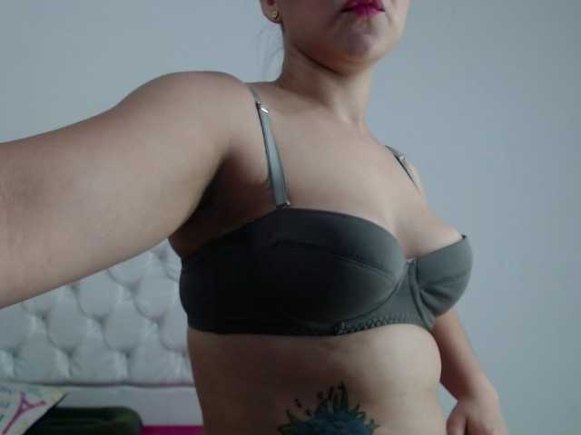 相片 curly-small- hello guys i am model new latina... #latina #sexy #dance #new #spank
