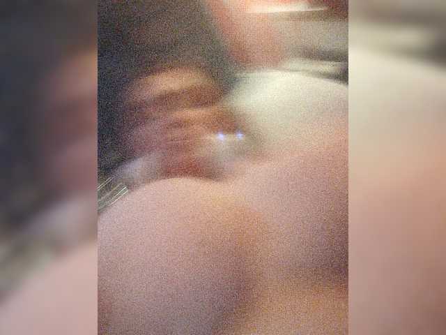 广播屏幕截图 CurvyMeg