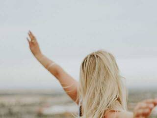 色情视频聊天 CuttyGloss