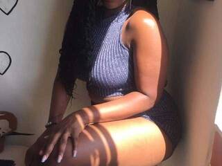 色情视频聊天 Cyntia-cossio