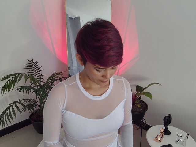 广播屏幕截图 DannaCartier