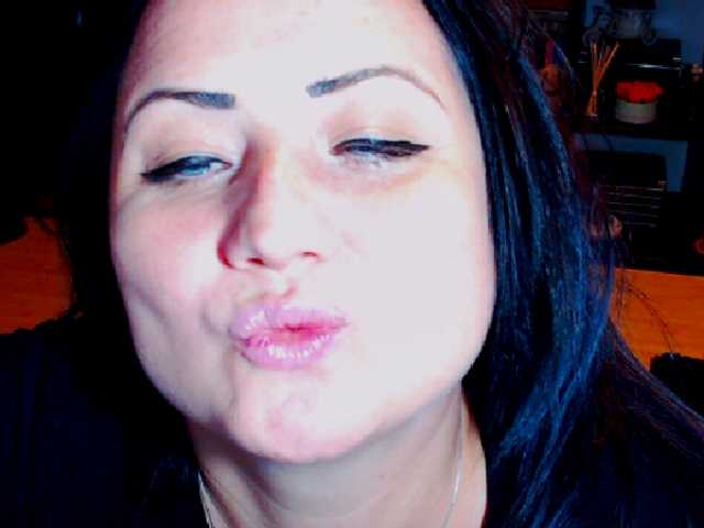 广播屏幕截图 KinkyDomina