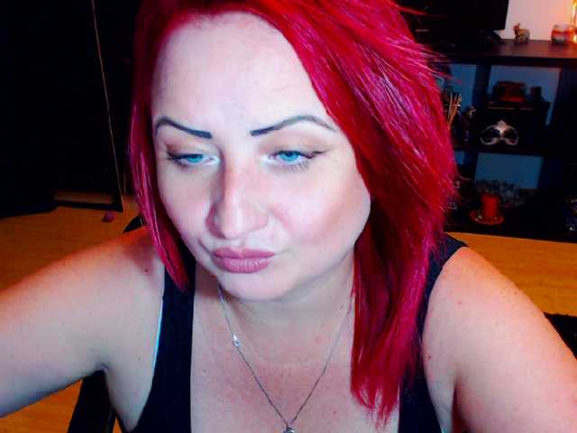 广播屏幕截图 KinkyDomina