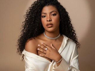 色情视频聊天 Dayanacarson