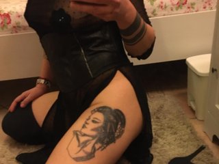 色情视频聊天 DesireeGold