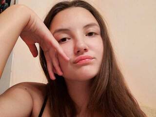 色情视频聊天 Dineris131