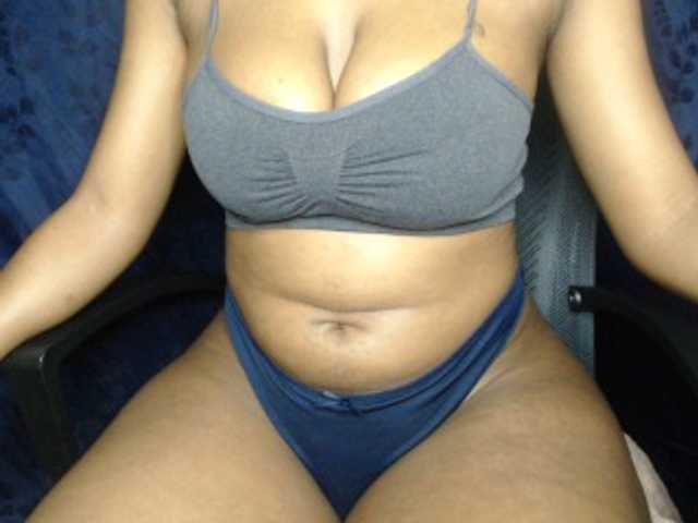 相片 DivineGoddes #squirt #cum #bigboobs #bigass #ebony #lush #lovense goal 2000 tks cum show❤️500 tks show boobs ❤️ 1000 tks flash pussy