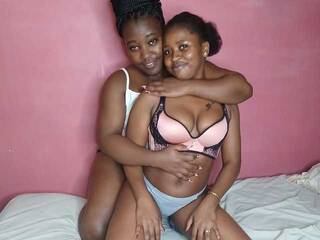 色情视频聊天 EboniesBelle