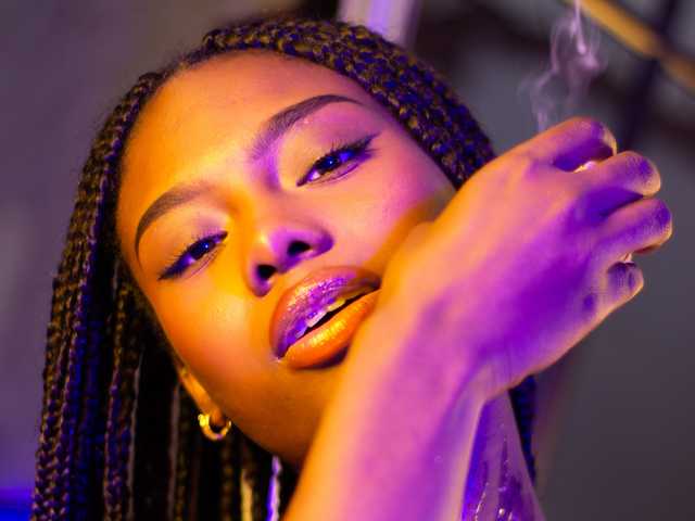 个人资料的照片 Ebonymore06