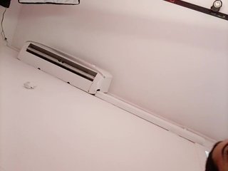 色情视频聊天 EinnyMure