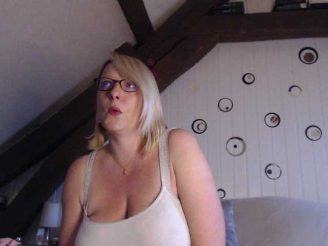 广播屏幕截图 EleannaRose