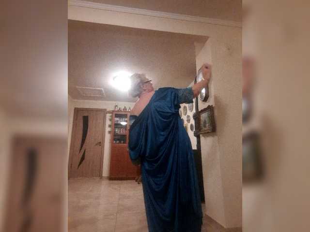 广播屏幕截图 ElegantBlonda