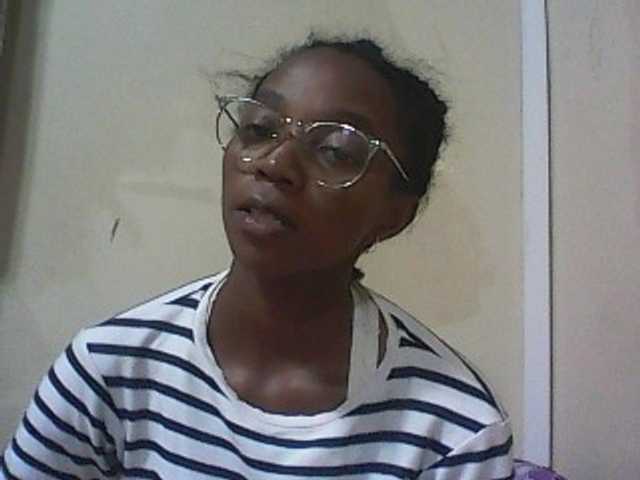 广播屏幕截图 ElianeXhot