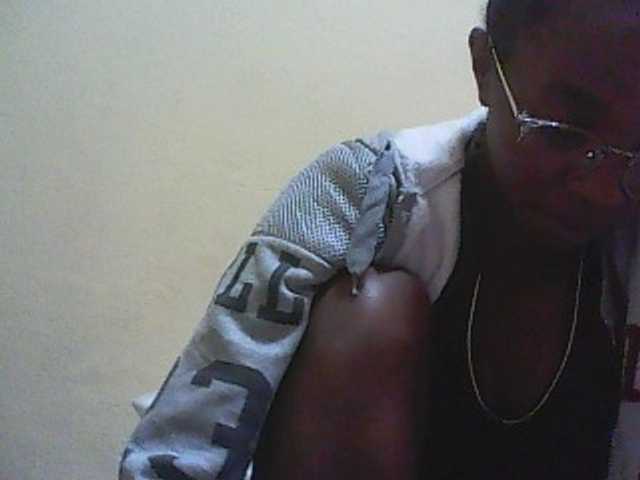 广播屏幕截图 ElianeXhot