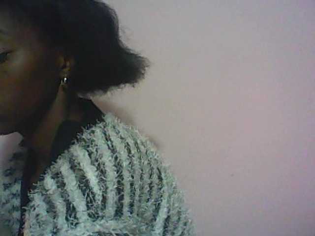 广播屏幕截图 ElianeXhot