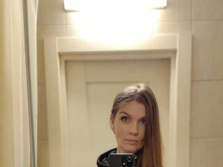 色情视频聊天 ElieArt