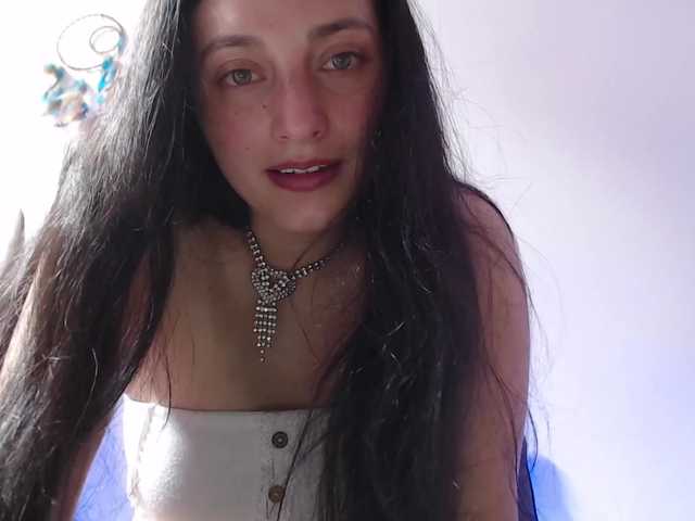 相片 elizabetheyes latina #hairy #feet #teen #daddy #bigboobs Im a cutie and naughty girl PLease make me feel good. Lovense on