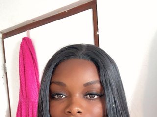 色情视频聊天 Ellababieee