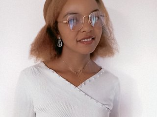 色情视频聊天 ELODIE12