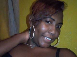 色情视频聊天 Emellie