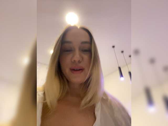 广播屏幕截图 Emili1-