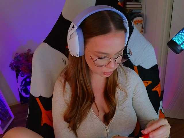 广播屏幕截图 Emili1-