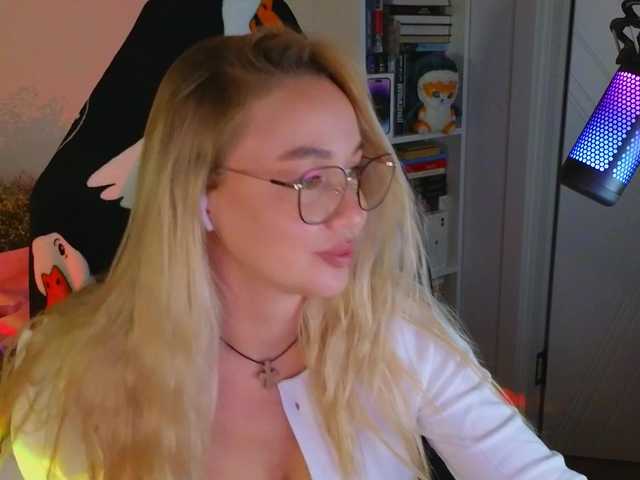 广播屏幕截图 Emili1-