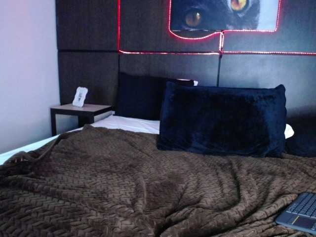 相片 Emily-ayr Hello guys ♥♥ welcome to my room #new #feet #latina #bigass #cute
